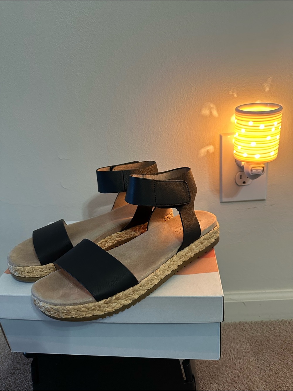 Naturalizer Black Espadrille Platform Sandals with Ankle Strap